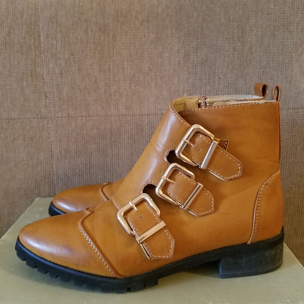 Ankle booties